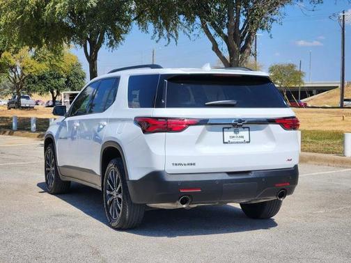 Summit White 2022 Chevrolet Traverse RS