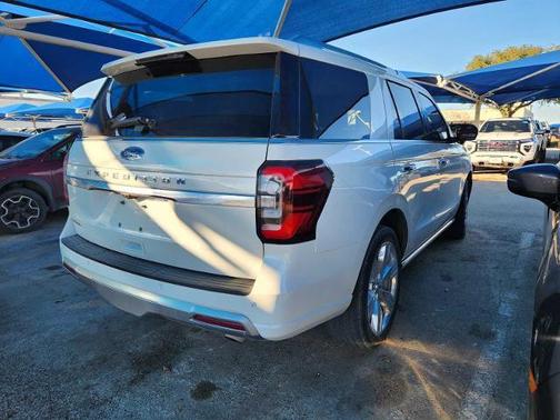 2022 Ford Expedition Platinum