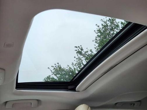 Blizzard Pearl 2021 Toyota Highlander XLE