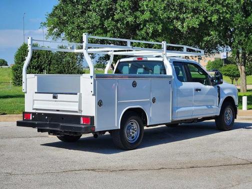 Oxford White 2024 Ford F-250 XL