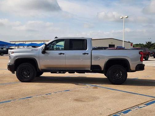 Sterling Gray Metallic 2025 Chevrolet Silverado 2500 4WD Crew Cab Standard Bed ZR2