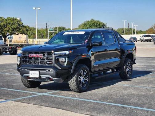 Onyx Black 2023 GMC Canyon AT4