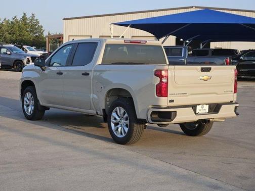 White Sands 2026 Chevrolet Silverado 1500 Custom