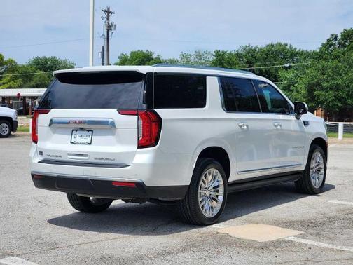 White Frost Tricoat 2023 GMC Yukon XL Denali