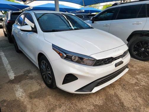 Snow White Pearl 2023 Kia Forte LXS