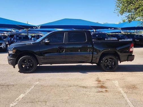 Diamond Black Crystal Pearlcoat 2022 RAM 1500 Big Horn/Lone Star