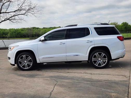 White Frost Tricoat 2019 GMC Acadia Denali