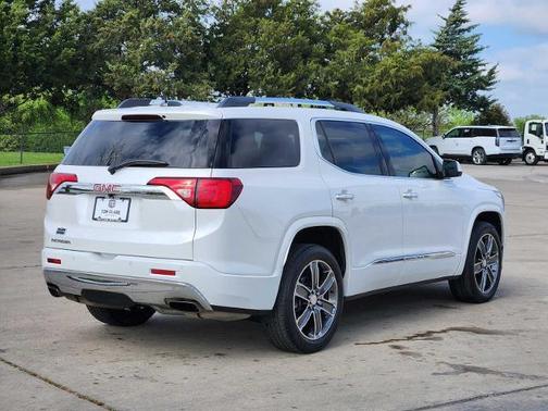 White Frost Tricoat 2019 GMC Acadia Denali