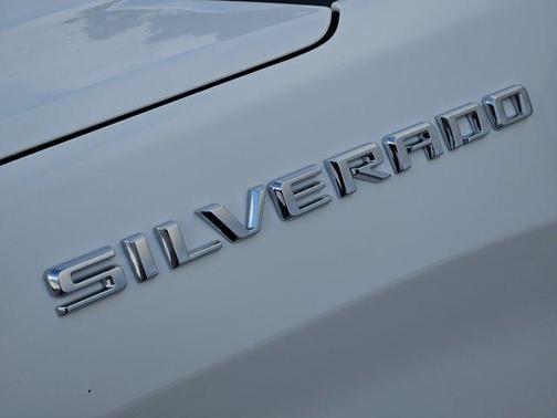 Summit White 2026 Chevrolet Silverado 1500 RST