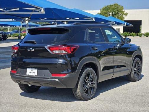 Mosaic Black Metallic 2026 Chevrolet Trailblazer LT