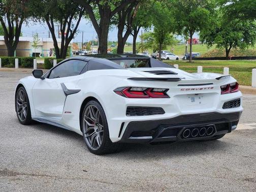 Arctic White 2024 Chevrolet Corvette Z06