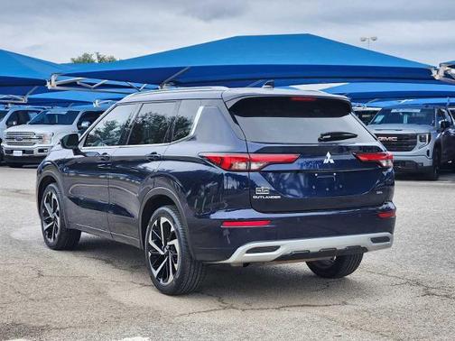 Cosmic Blue Metallic 2024 Mitsubishi Outlander SEL 2.5 2WD