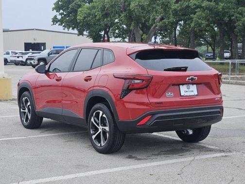 Apex Red 2026 Chevrolet Trax FWD 1RS