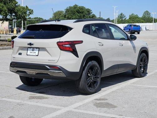 White Sands 2026 Chevrolet Trax FWD ACTIV