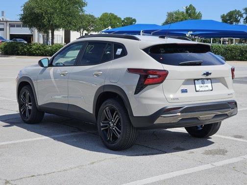 White Sands 2026 Chevrolet Trax FWD ACTIV