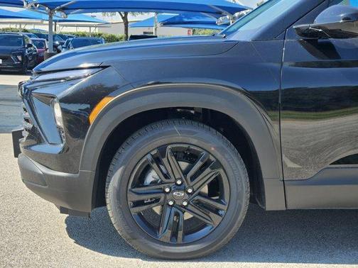Mosaic Black Metallic 2026 Chevrolet Trailblazer LT