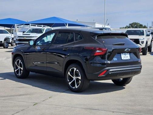 Mosaic Black Metallic 2026 Chevrolet Trax FWD 1RS