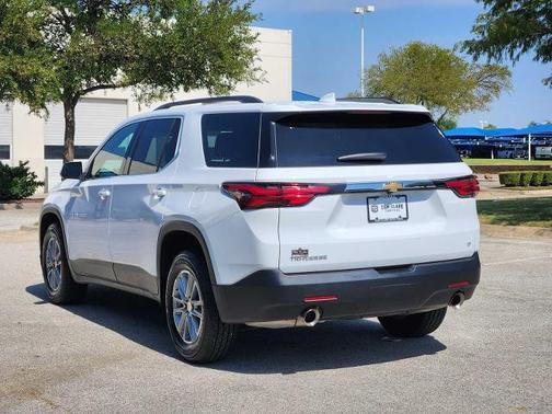 Summit White 2023 Chevrolet Traverse LT Cloth