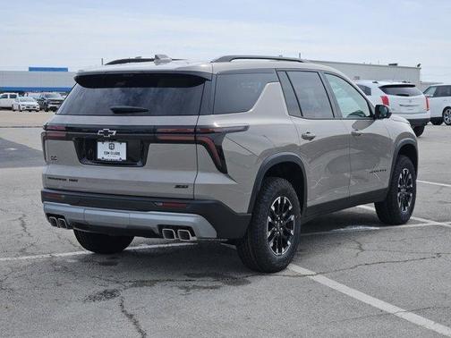Sandstone Gray 2026 Chevrolet Traverse AWD Z71