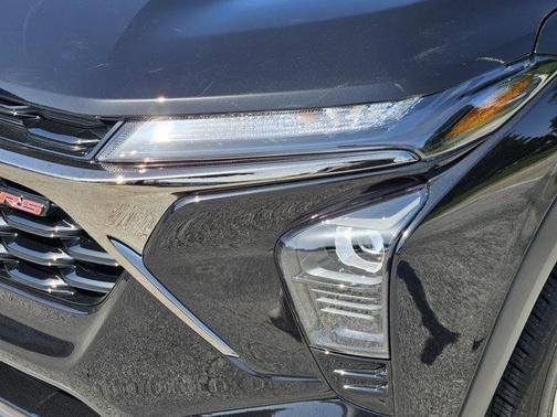 Mosaic Black Metallic 2026 Chevrolet Trax FWD 1RS