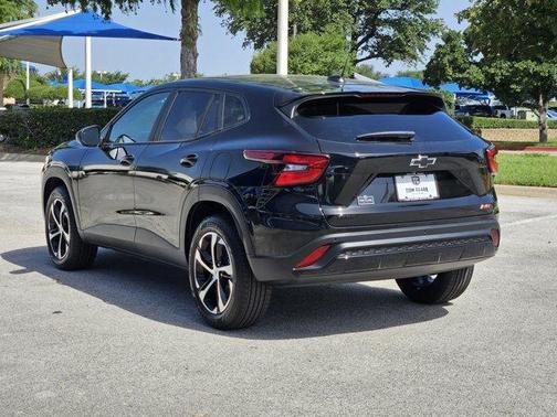 Mosaic Black Metallic 2026 Chevrolet Trax FWD 1RS