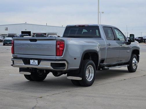 Sterling Gray Metallic 2026 Chevrolet Silverado 3500 LT