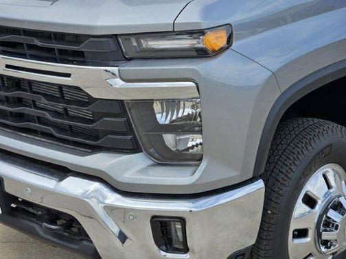 Sterling Gray Metallic 2026 Chevrolet Silverado 3500 LT