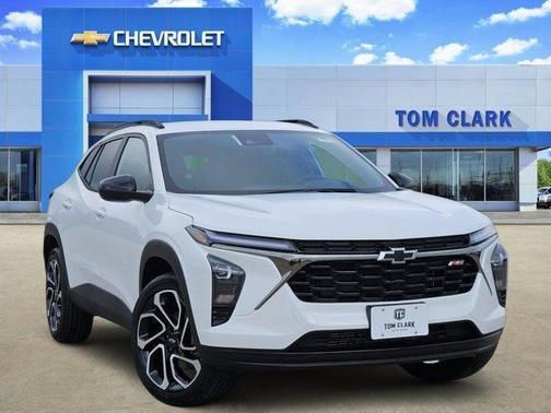 Summit White 2026 Chevrolet Trax FWD 2RS