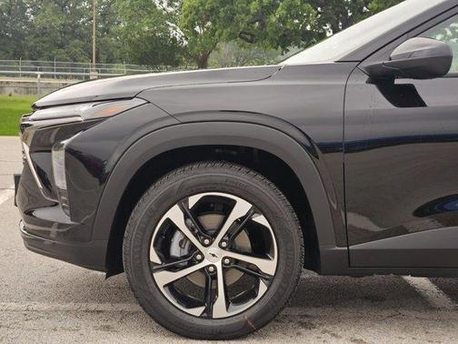 Mosaic Black Metallic 2026 Chevrolet Trax FWD 1RS
