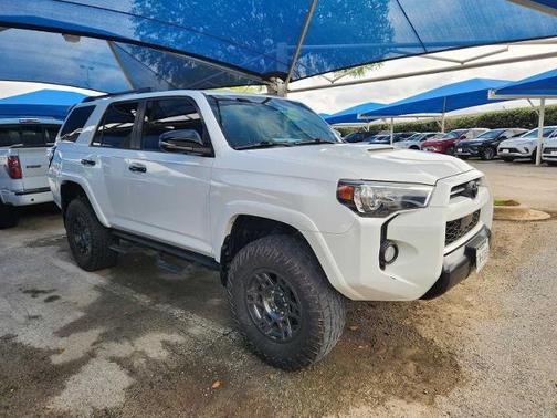 Super White 2020 Toyota 4Runner SR5
