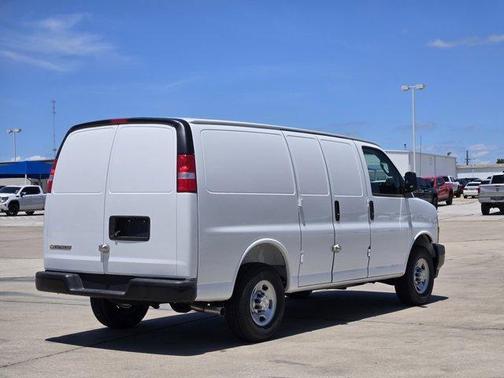 2025 Chevrolet Express 2500 RWD 2500 Regular Wheelbase WT