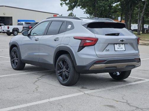 Sterling Gray Metallic 2026 Chevrolet Trax FWD ACTIV