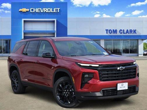 Radiant Red Tintcoat 2026 Chevrolet Traverse LT