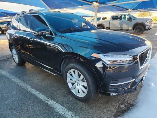 2017 Volvo XC90 T6 Momentum