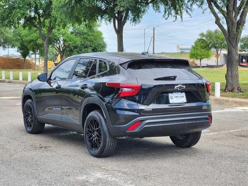 Mosaic Black Metallic 2024 Chevrolet Trax LS