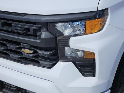 Summit White 2026 Chevrolet Silverado 1500 Custom