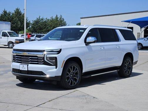 Polar White Tricoat 2026 Chevrolet Suburban Premier