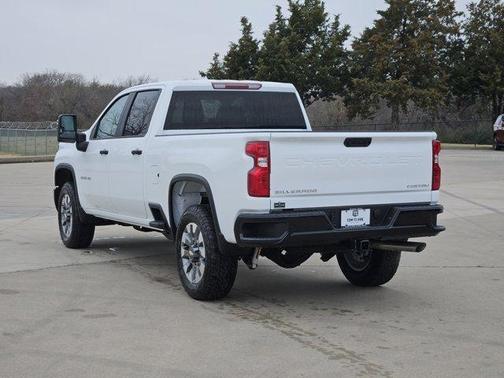 2026 Chevrolet Silverado 2500 Custom