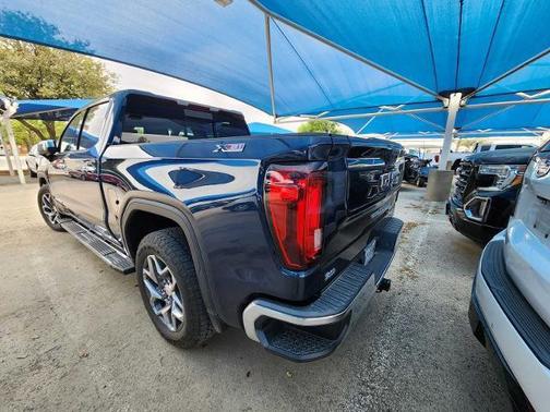Pacific Blue Metallic 2022 GMC Sierra 1500 SLT