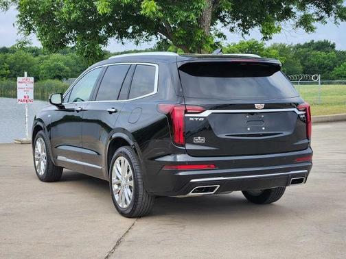 Stellar Black Metallic 2023 Cadillac XT6 Premium Luxury FWD