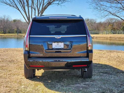 2019 Cadillac Escalade Platinum