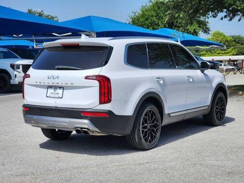Glacial White Pearl 2022 Kia Telluride S