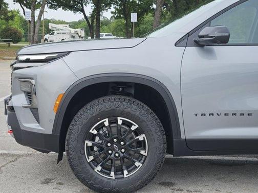 Sterling Gray Metallic 2026 Chevrolet Traverse AWD Z71