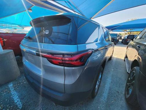 Sterling Gray Metallic 2023 Chevrolet Traverse LS