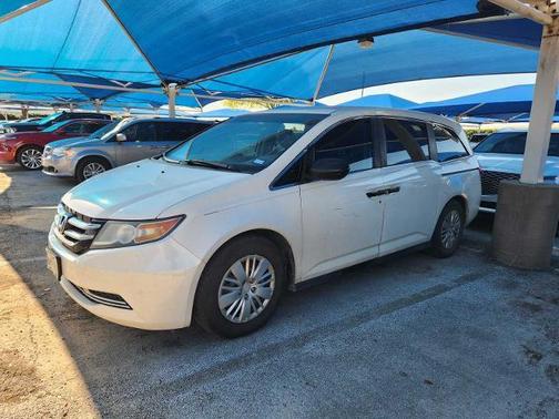White 2015 Honda Odyssey LX