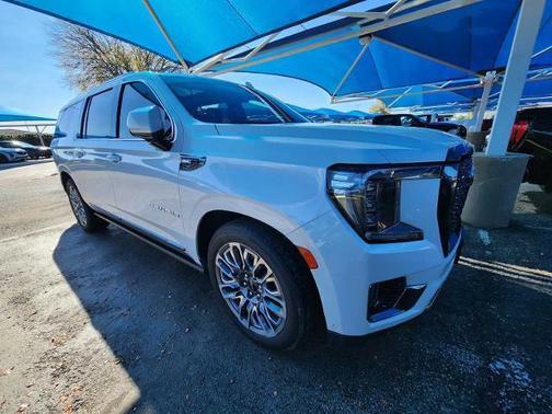 2023 GMC Yukon XL Denali Ultimate