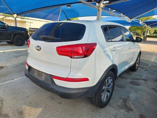 Clear White 2014 Kia Sportage LX