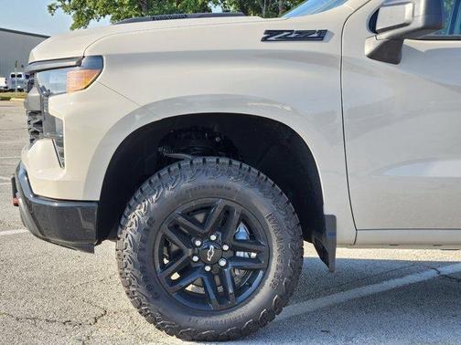 White Sands 2026 Chevrolet Silverado 1500 Custom Trail Boss
