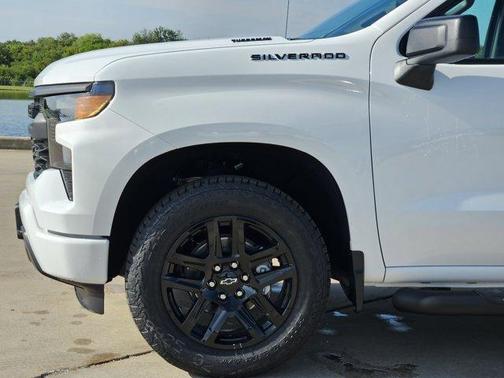 Summit White 2026 Chevrolet Silverado 1500 Custom