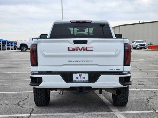 2024 GMC Sierra 2500 AT4